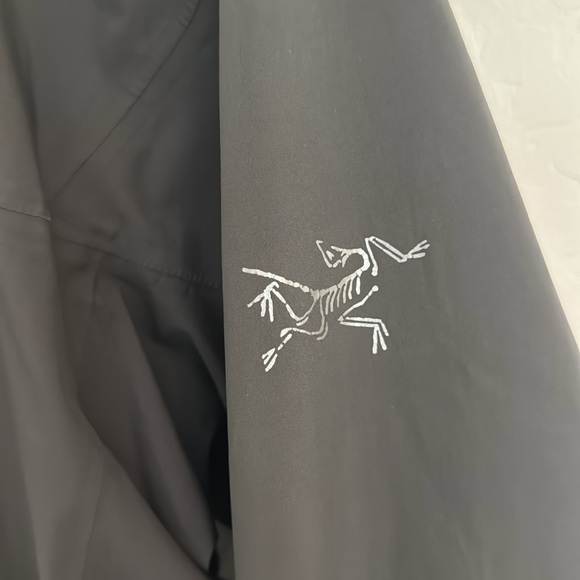 Arc’teryx Solano Jacket - Men’s Medium - Picture 2 of 6
